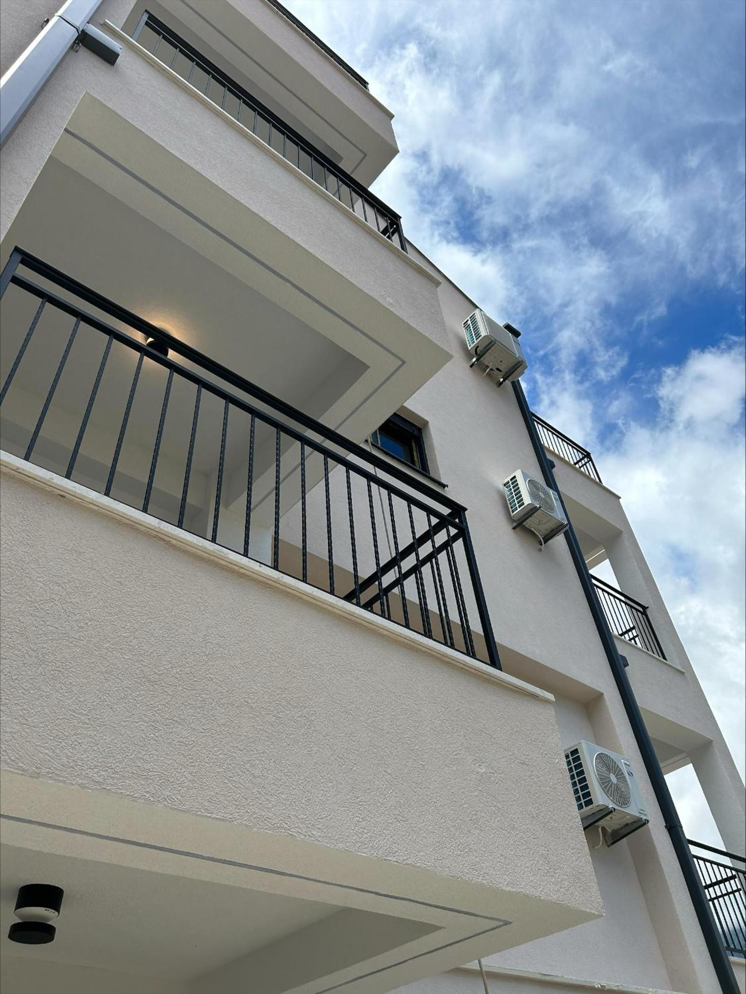 Merlin Prestige Apartments بودفا المظهر الخارجي الصورة